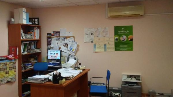 Local en calle de Tomàs Ortuño, 100 -102