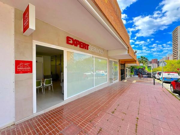 Local en calle Pajares, 1