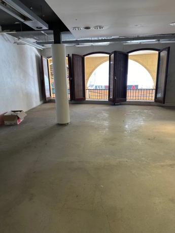 Local en calle de Tomàs Ortuño, 8