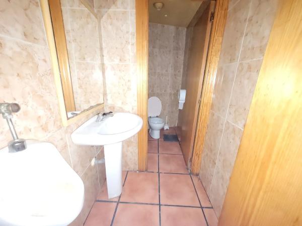 Local en rentabilidad en avenida de los Almendros