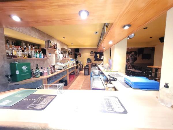 Local en rentabilidad en avenida de los Almendros