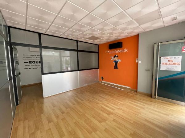 Local en pasaje San Ignacio de Loyola, 6