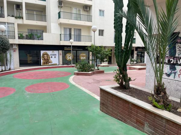 Local en pasaje San Ignacio de Loyola, 6