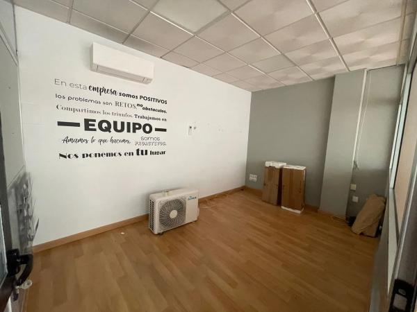 Local en pasaje San Ignacio de Loyola, 6