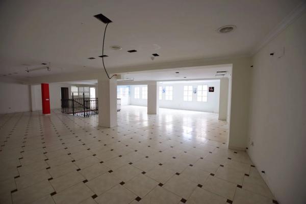 Local en calle de Tomàs Ortuño, 6