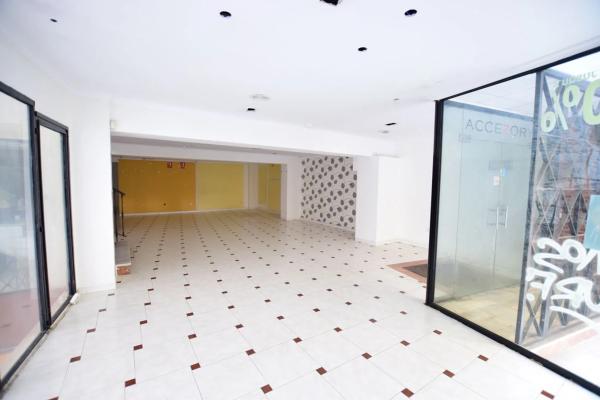 Local en calle de Tomàs Ortuño, 6