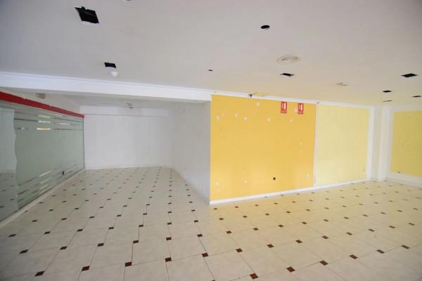 Local en calle de Tomàs Ortuño, 6