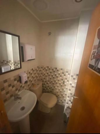 Local en Pueblo Levante