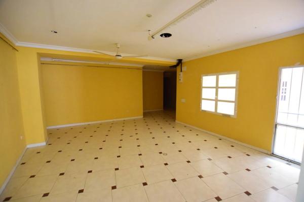 Local en calle de Tomàs Ortuño, 6