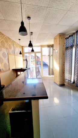 Local en avenida de Estocolmo