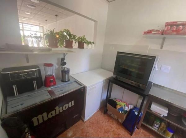 Local en Pueblo Levante