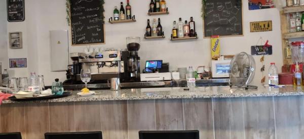 Local en Pueblo Levante