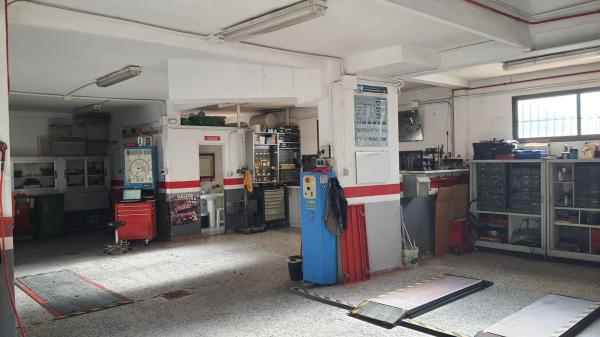 Local en calle otoño s/n