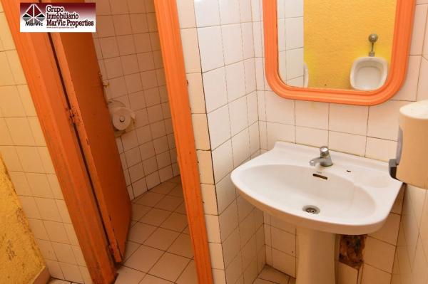 Local en Pueblo Levante