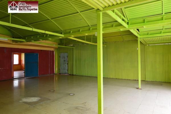 Local en Pueblo Levante