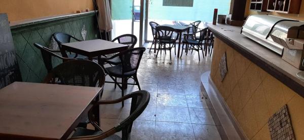 Local en Pueblo Levante