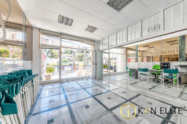 Local en avenida Marina Baixa, 3