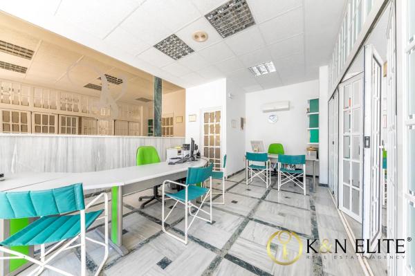 Local en avenida Marina Baixa, 3