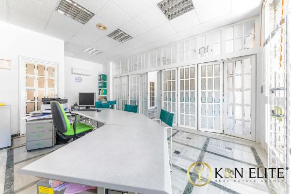 Local en avenida Marina Baixa, 3