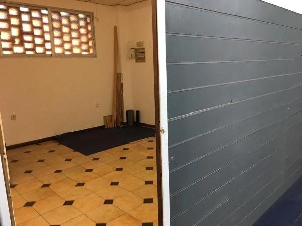 Local en avenida de Almería, 8