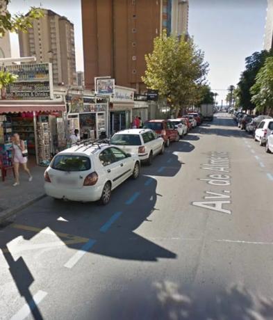 Local en avenida de Almería, 8