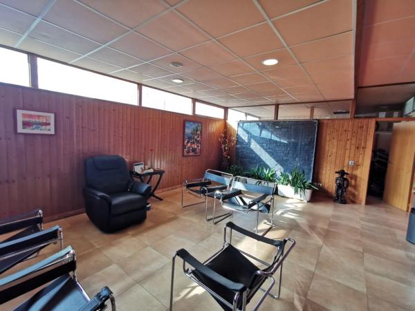 Local en Barrio Zona Rincón Bajo