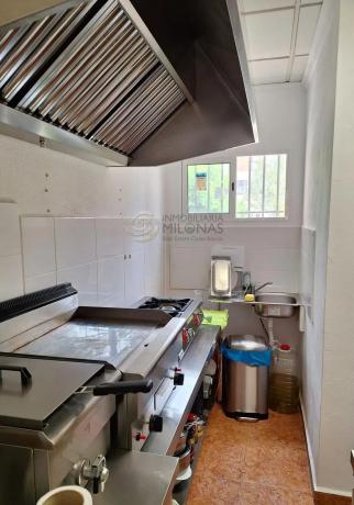 Local en Pueblo Levante