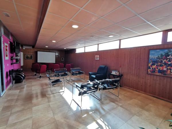 Local en Barrio Zona Rincón Bajo