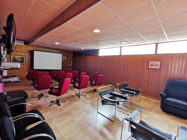 Local en Barrio Zona Rincón Bajo