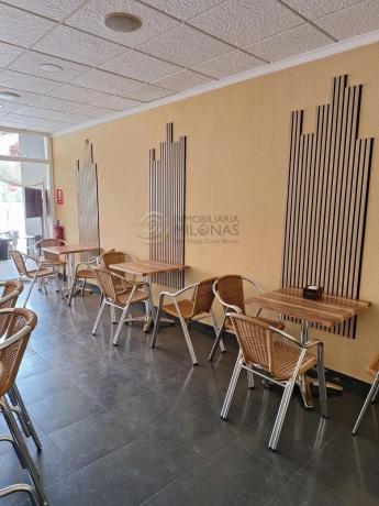 Local en Pueblo Levante