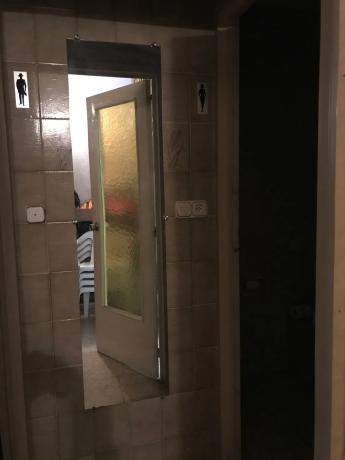 Local en calle Gerona, 8