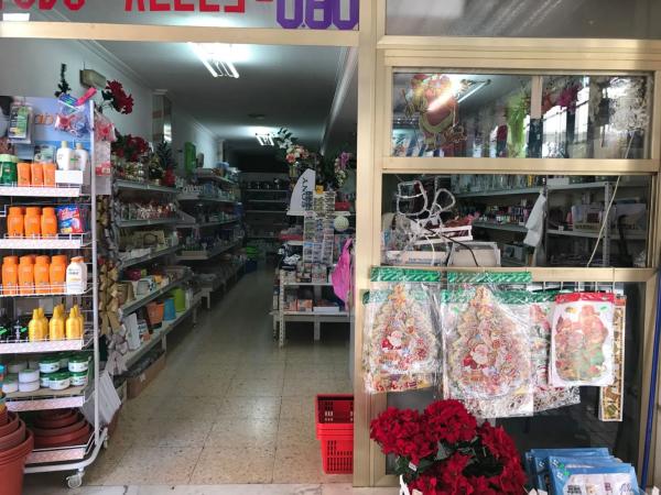 Local en calle Gerona, 8