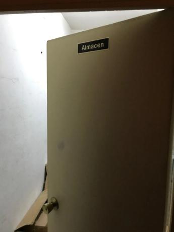 Local en calle Gerona, 8