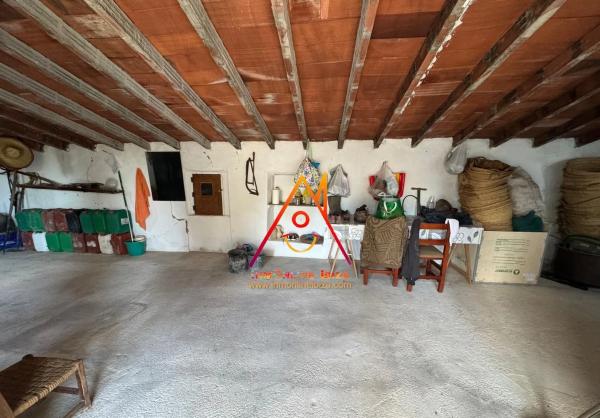 Nave en Av. Constitución