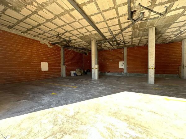 Local en calle Cervantes, 16