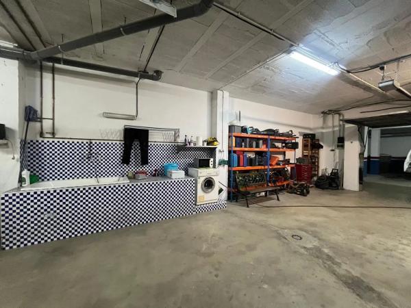 Local en avenida de Granada