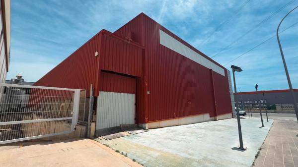 Local en avenida País Valencià, 26