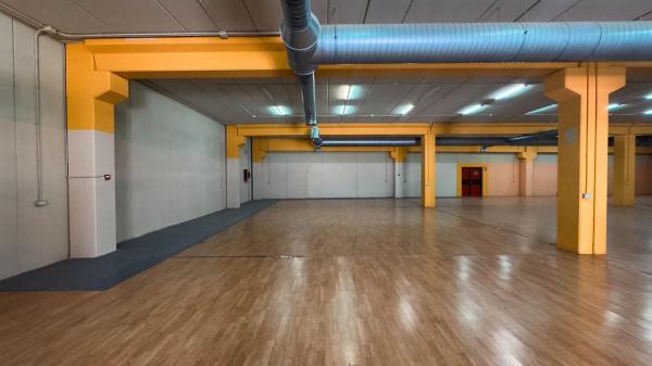 Local en avenida País Valencià, 26