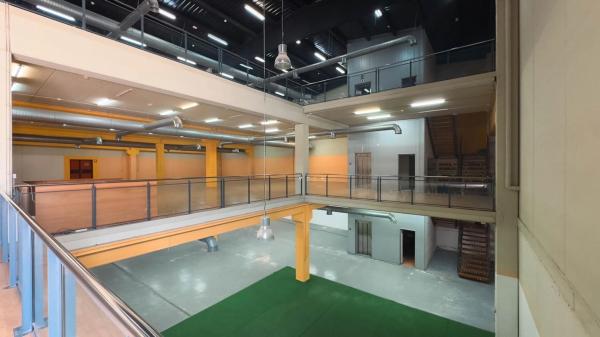 Local en avenida País Valencià, 26