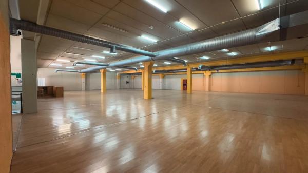 Local en avenida País Valencià, 26