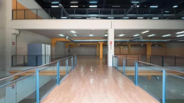 Local en avenida País Valencià, 26