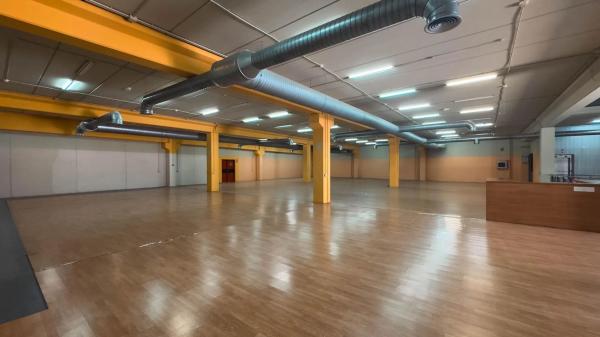 Local en avenida País Valencià, 26