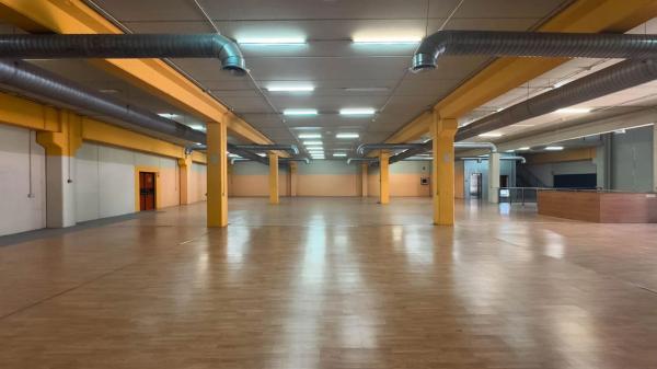 Local en avenida País Valencià, 26