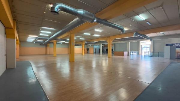 Local en avenida País Valencià, 26