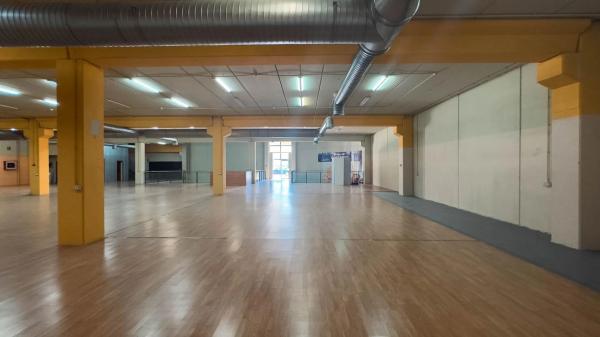 Local en avenida País Valencià, 26