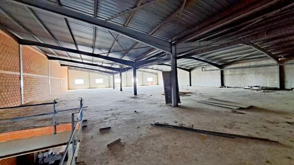 Nave en calle Catral