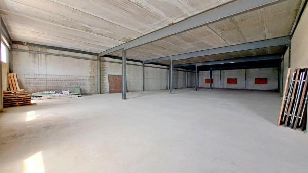 Nave en calle Catral