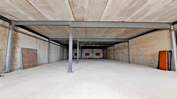 Nave en calle Catral