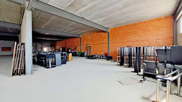 Nave en calle Catral