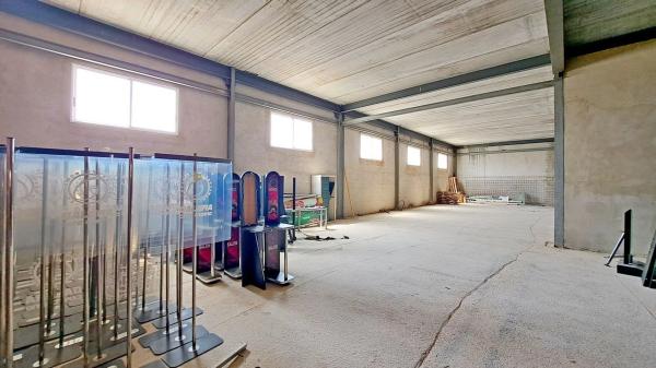 Nave en calle Catral